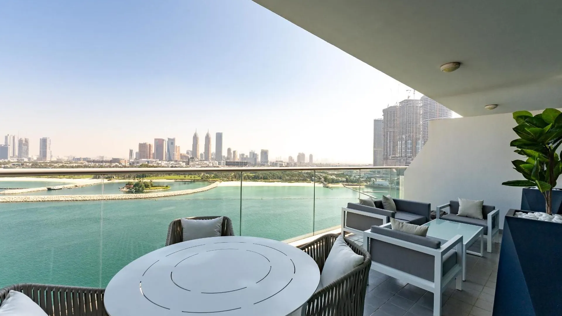 Azure Residences, Palm Jumeirah - Mint Stay Dubai Apartment